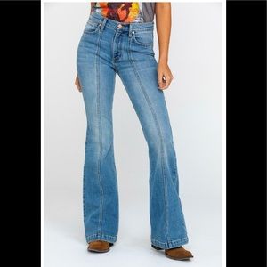 wrangler modern women's heritage seamed light flare jeans